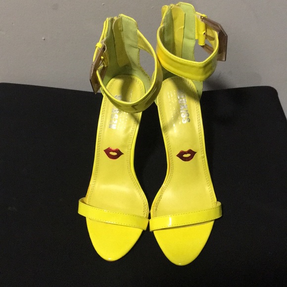 Heels - Picture 2 of 5